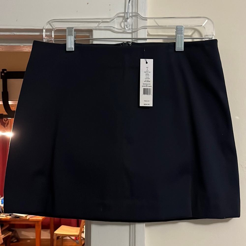 Navy blue Theory mini skirt, size 4